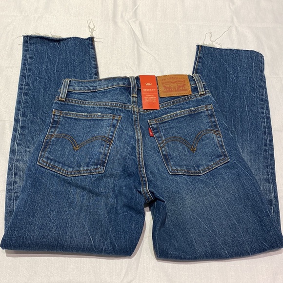 Levi’s Wedgie High Waist Straight Jeans - Picture 3 of 8